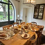D'hote La Beaudine Πανσιόν