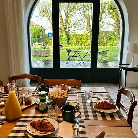 D'hote La Beaudine Guest house *